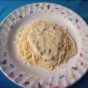 Spaghetti with white sauce