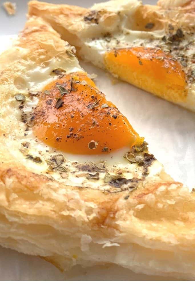 Egg puff pastry breakfast tart